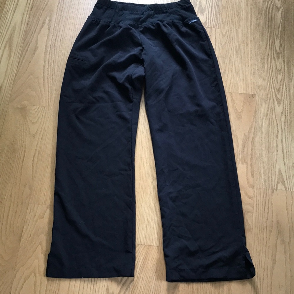 Jockey black women’s yoga waist scrub pants SP